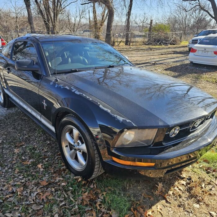 2008 Ford mustang Deluxe Coupe 2D - Image 3