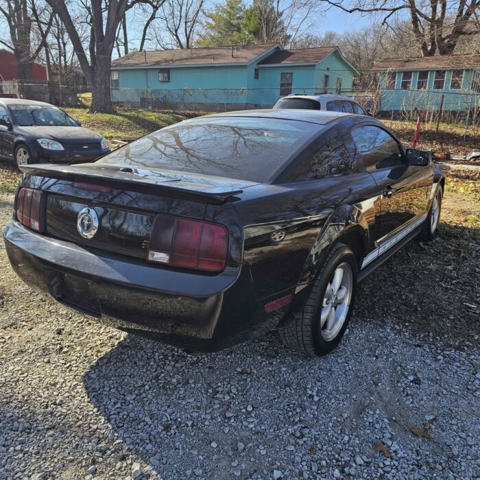 2008 Ford mustang Deluxe Coupe 2D - Image 4